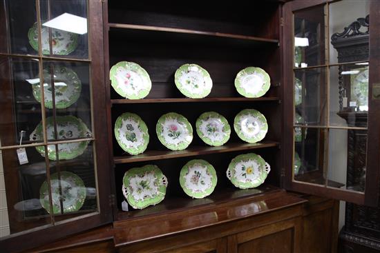 An English porcelain eighteen piece dessert service, c.1835, largest dessert dish 29.5cm